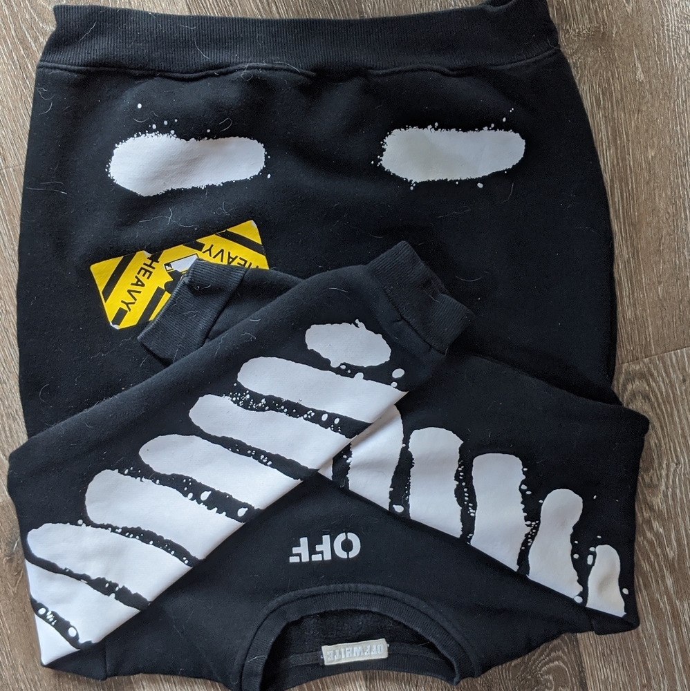 Off-white crewneck